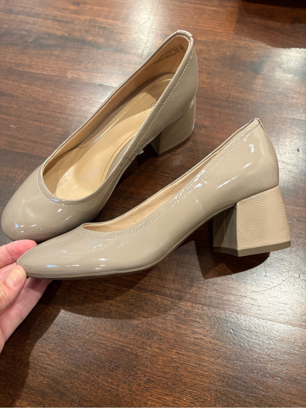Vionic Crinkled Carmel Leather Pumps - Picture 3 of 8